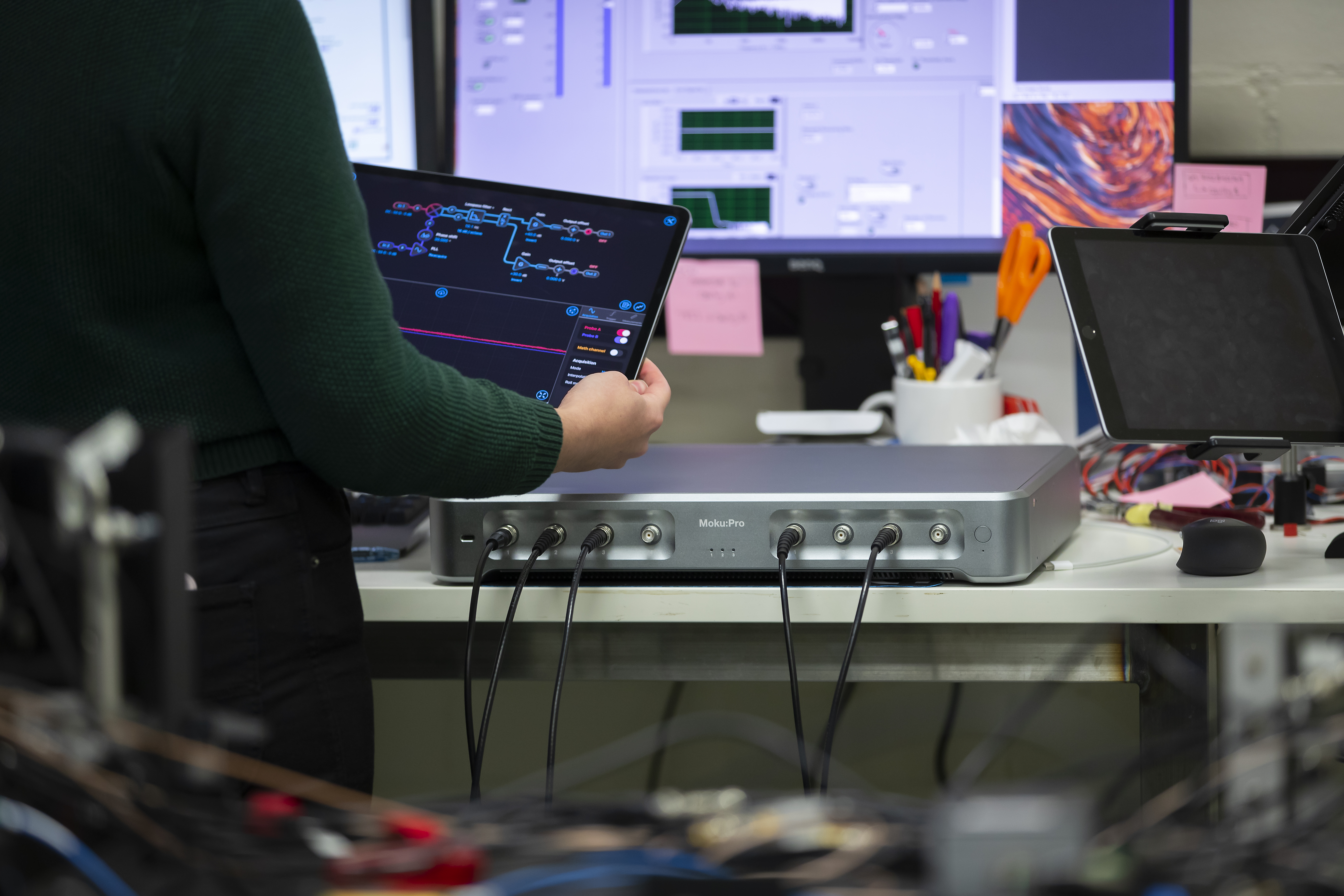 DESKTOP ELECTRONIC SPECTROSCOPE